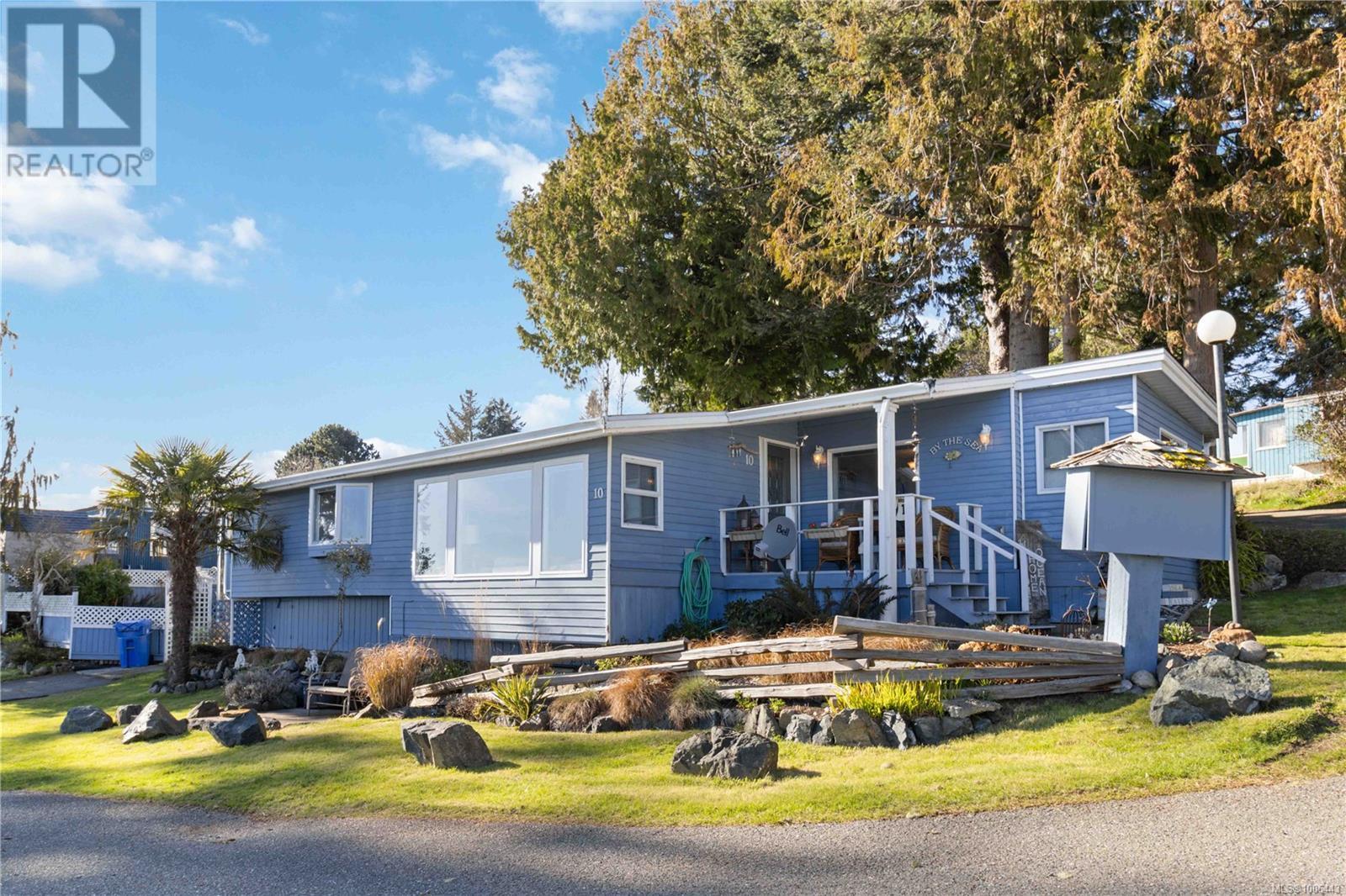Photo 3 of 10 8177 West Coast Rd, Sooke BC