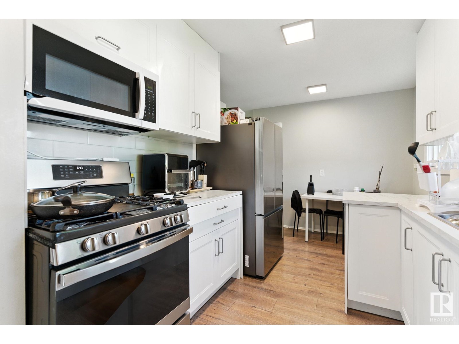 Photo 4 of 10505 154 St Nw, Edmonton AB