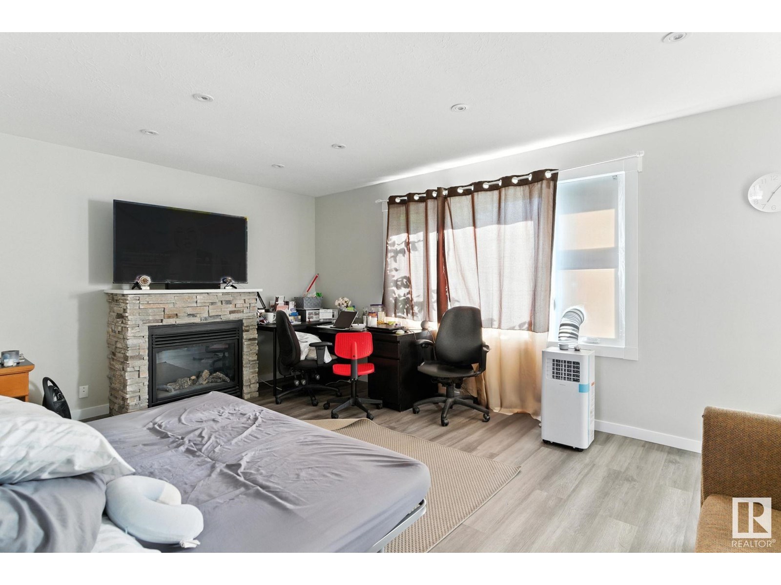 Photo 8 of 10505 154 St Nw, Edmonton AB