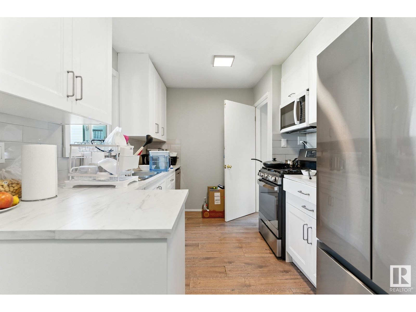 Photo 2 of 10505 154 St Nw, Edmonton AB