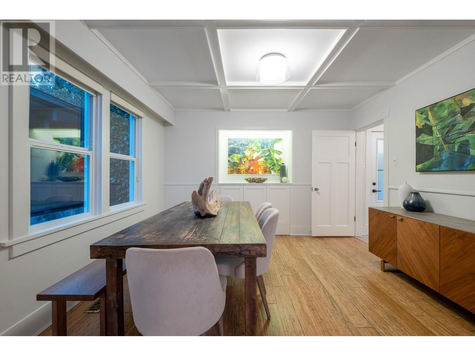 3260 TRAVERS AVENUE, West Vancouver