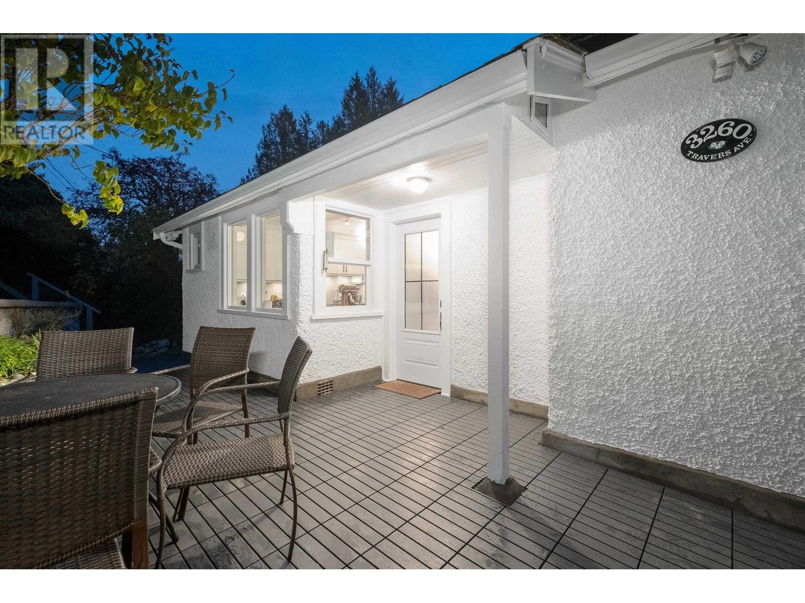 3260 TRAVERS AVENUE, West Vancouver