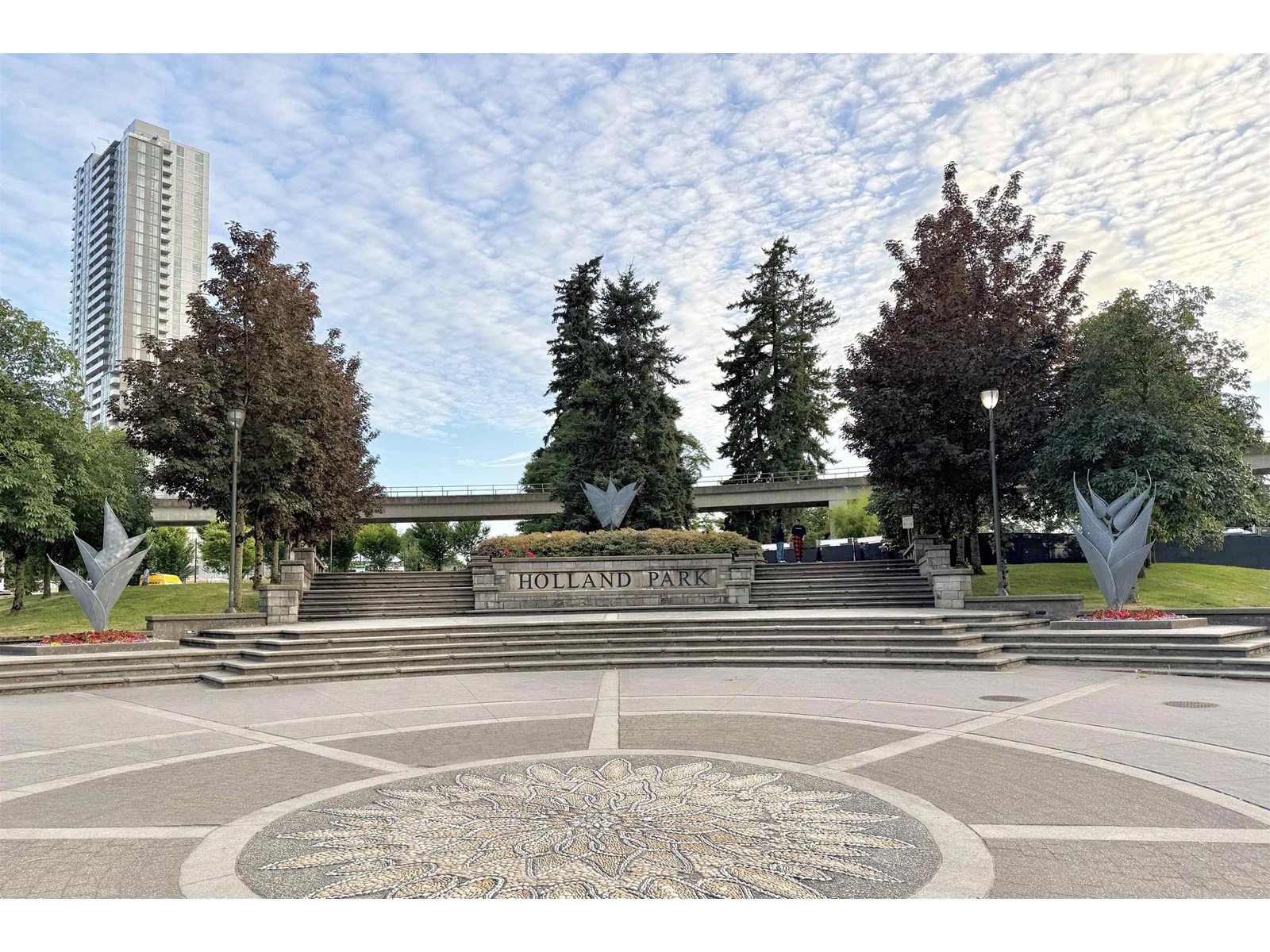 Photo 5 of 2202 13618 100 Avenue, Surrey BC