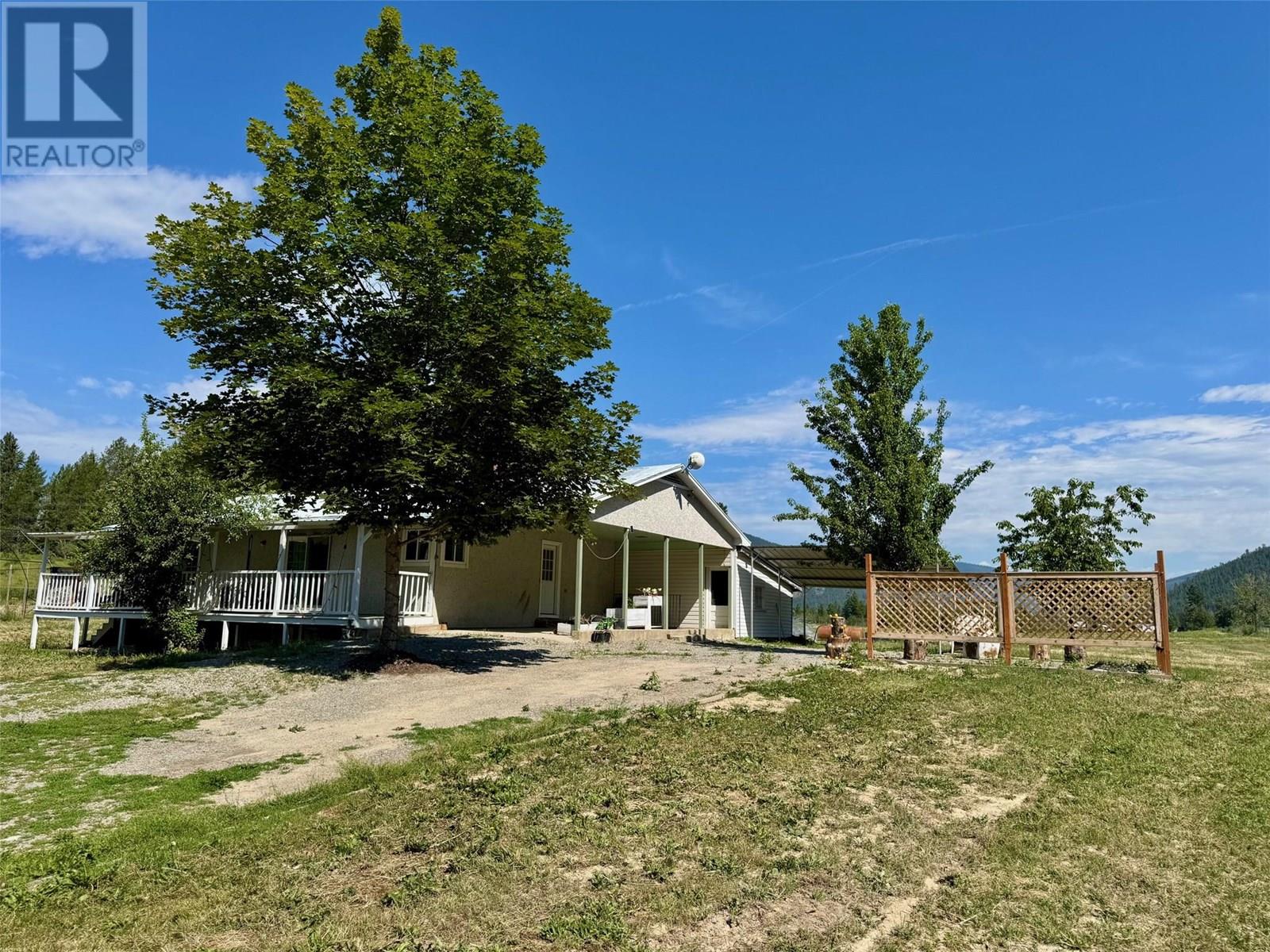 Photo 2 of 4310 44 Street, Creston BC