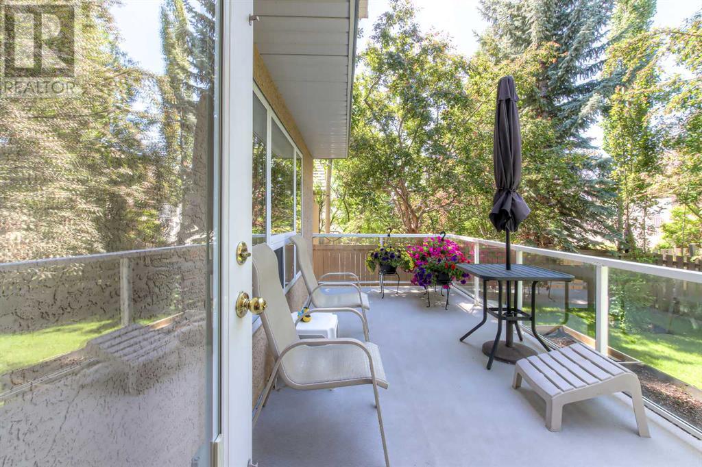 Single Family House for Sale in  Sierra Morena Court SW Signal Hill Calgary 