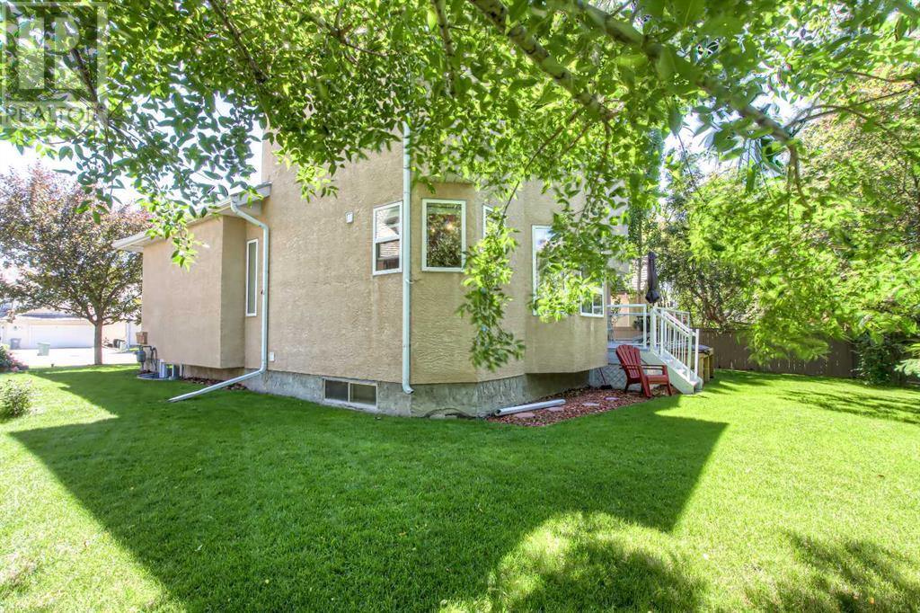 Single Family House for Sale in  Sierra Morena Court SW Signal Hill Calgary 