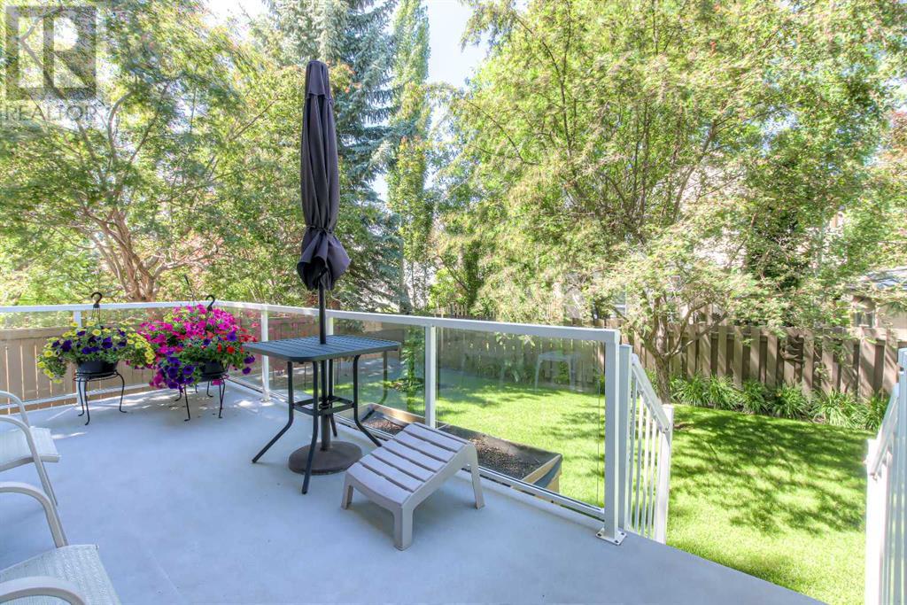 Single Family House for Sale in  Sierra Morena Court SW Signal Hill Calgary 