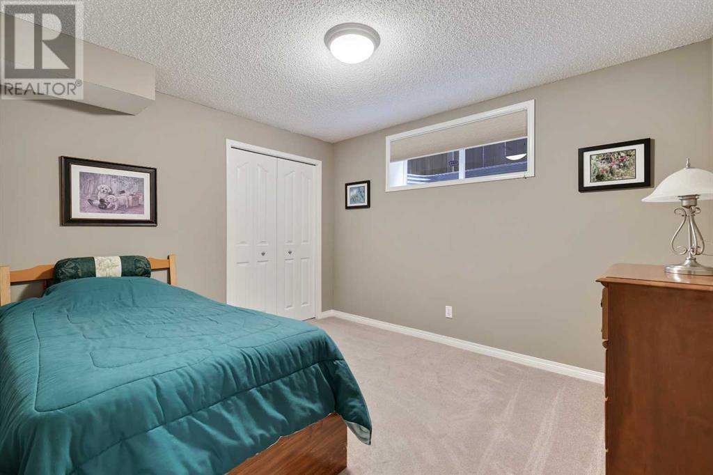 Single Family House Bungalow for Sale in  Chapman Way SE Chaparral Calgary 
