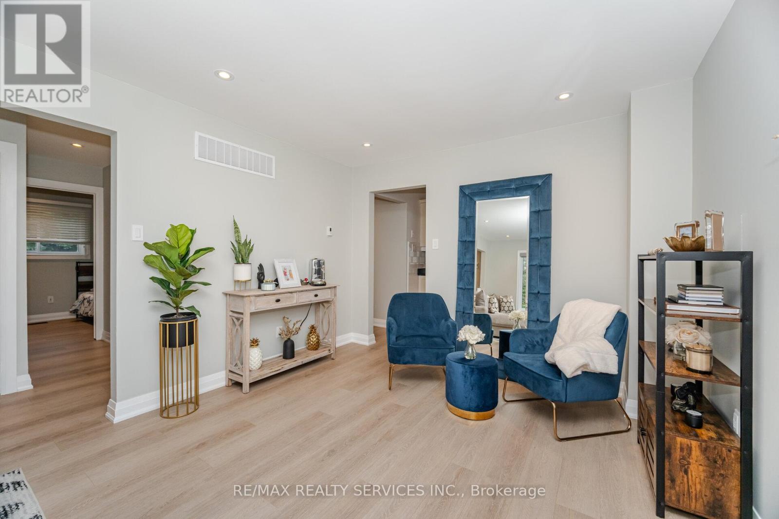 Photo 45 of 15 Berkar Street, Essa ON