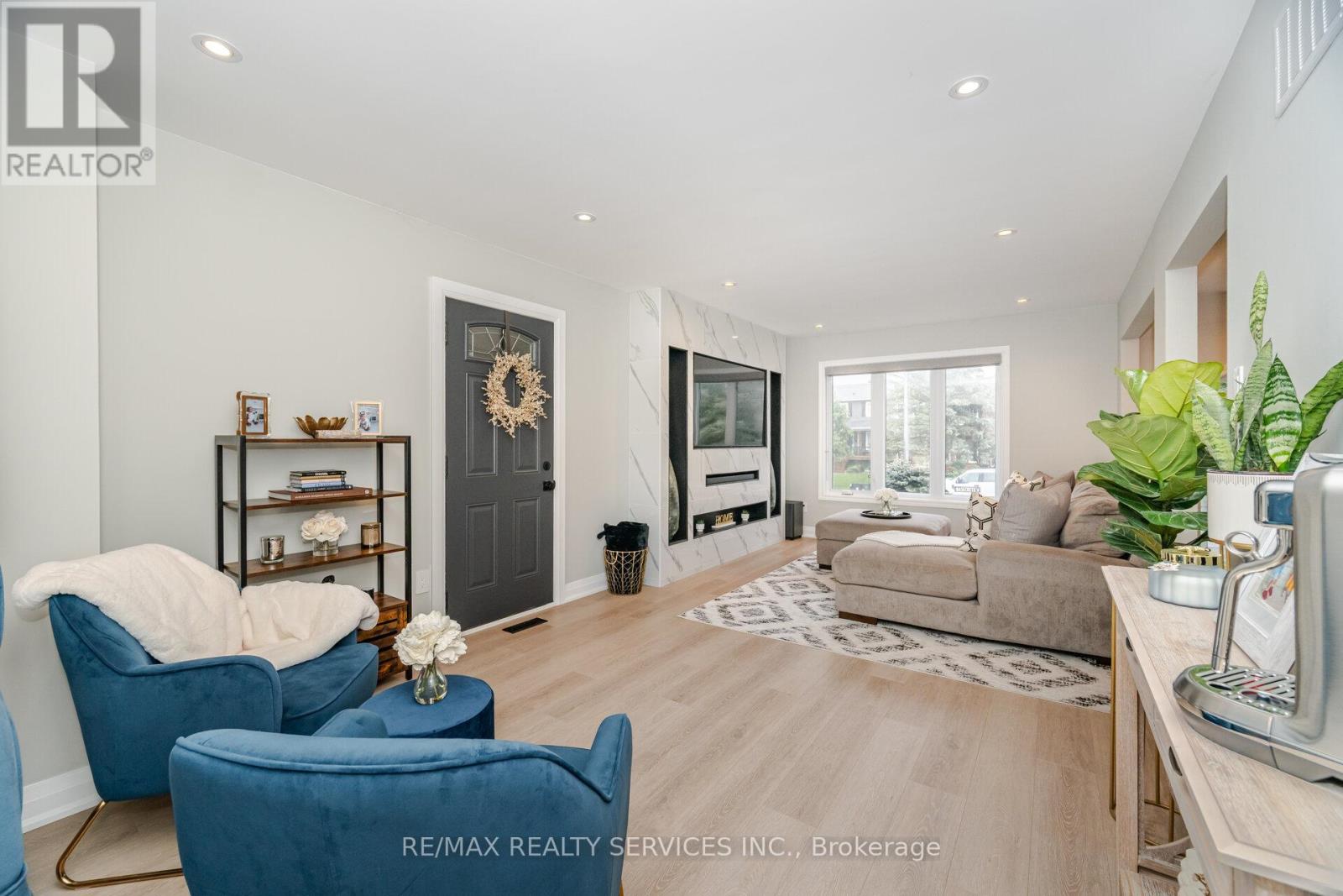 Photo 28 of 15 Berkar Street, Essa ON