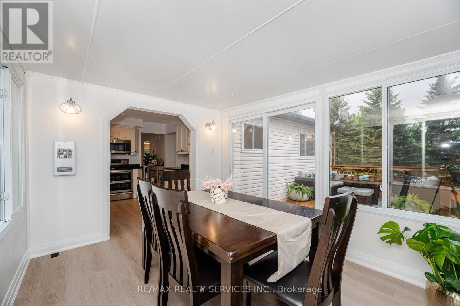 Photo 33 of 15 Berkar Street, Essa ON