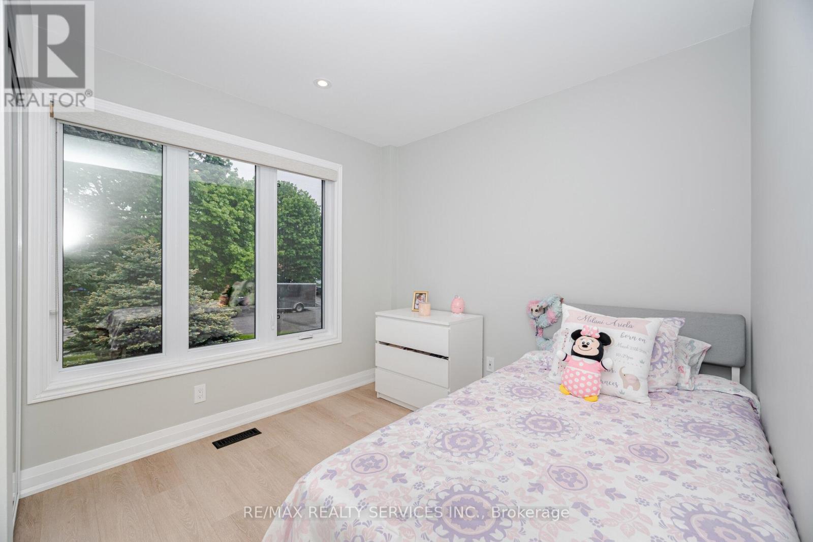 Photo 43 of 15 Berkar Street, Essa ON