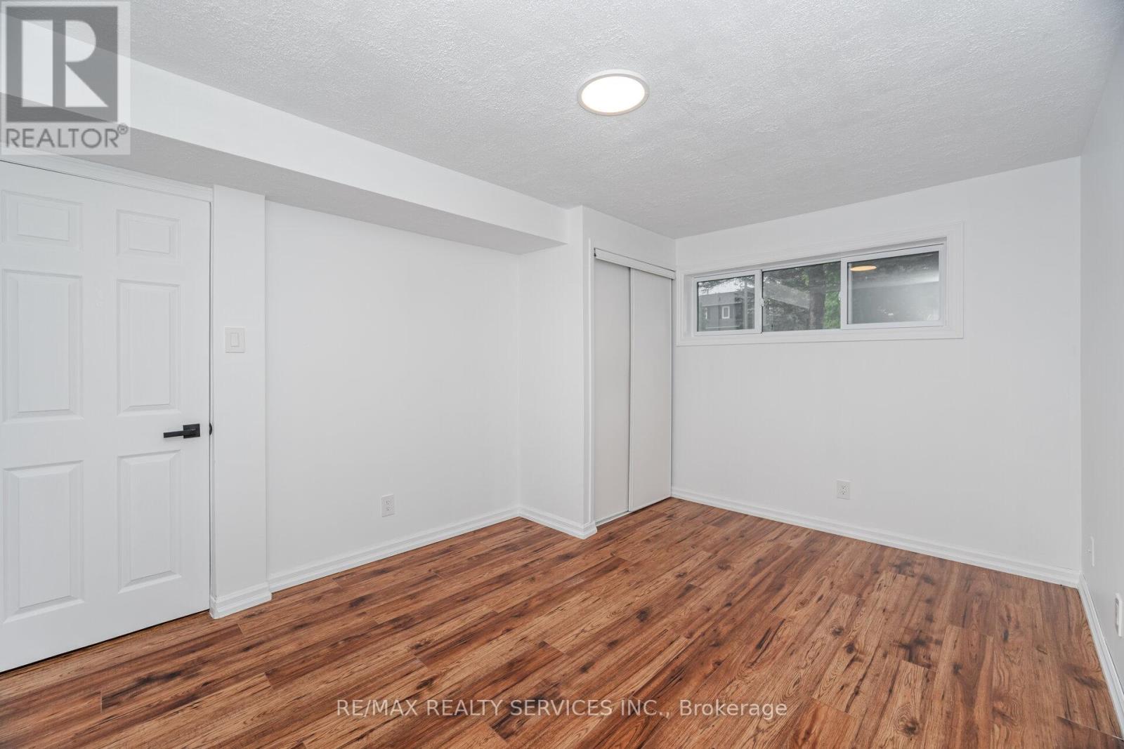 Photo 35 of 15 Berkar Street, Essa ON