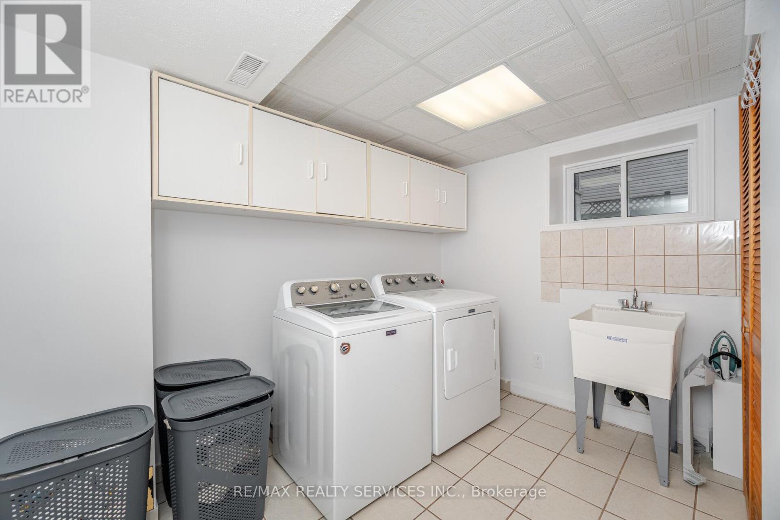 Photo 8 of 15 Berkar Street, Essa ON