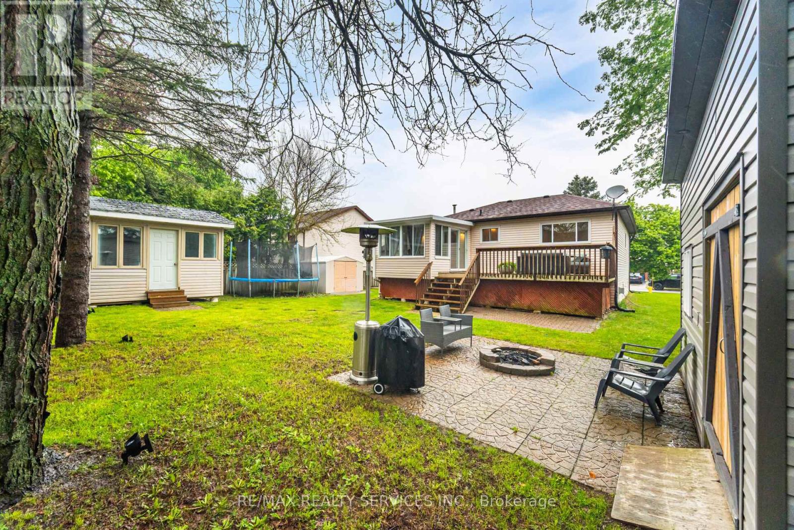 Photo 34 of 15 Berkar Street, Essa ON