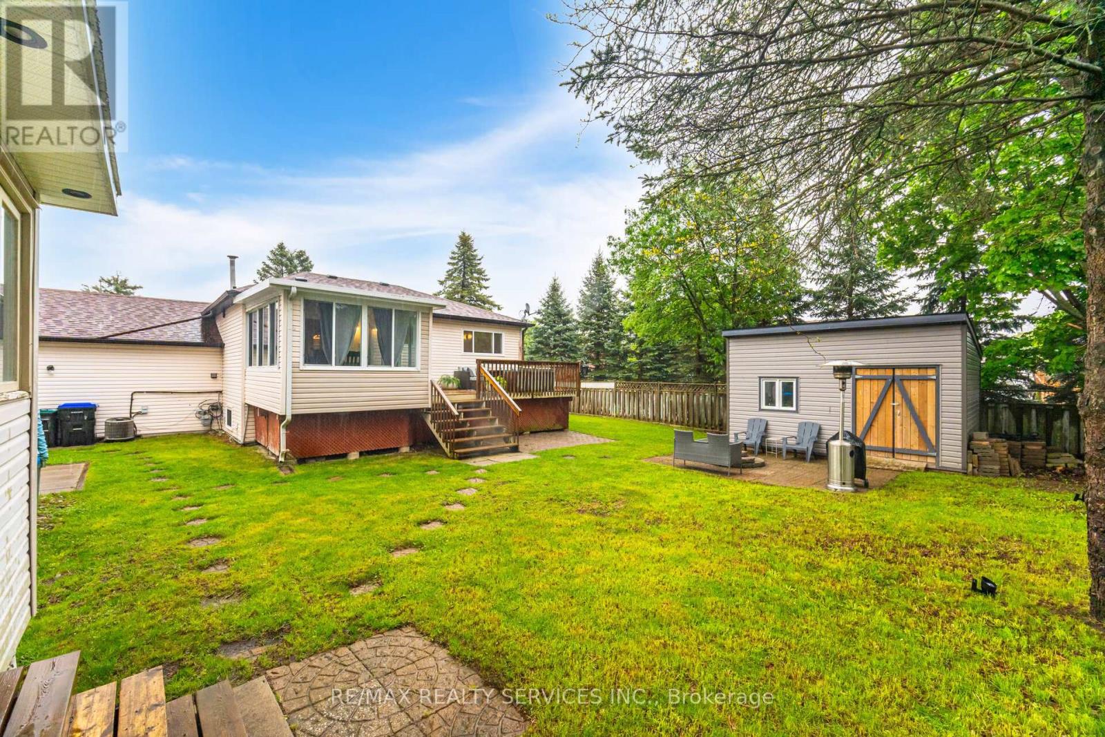Photo 9 of 15 Berkar Street, Essa ON