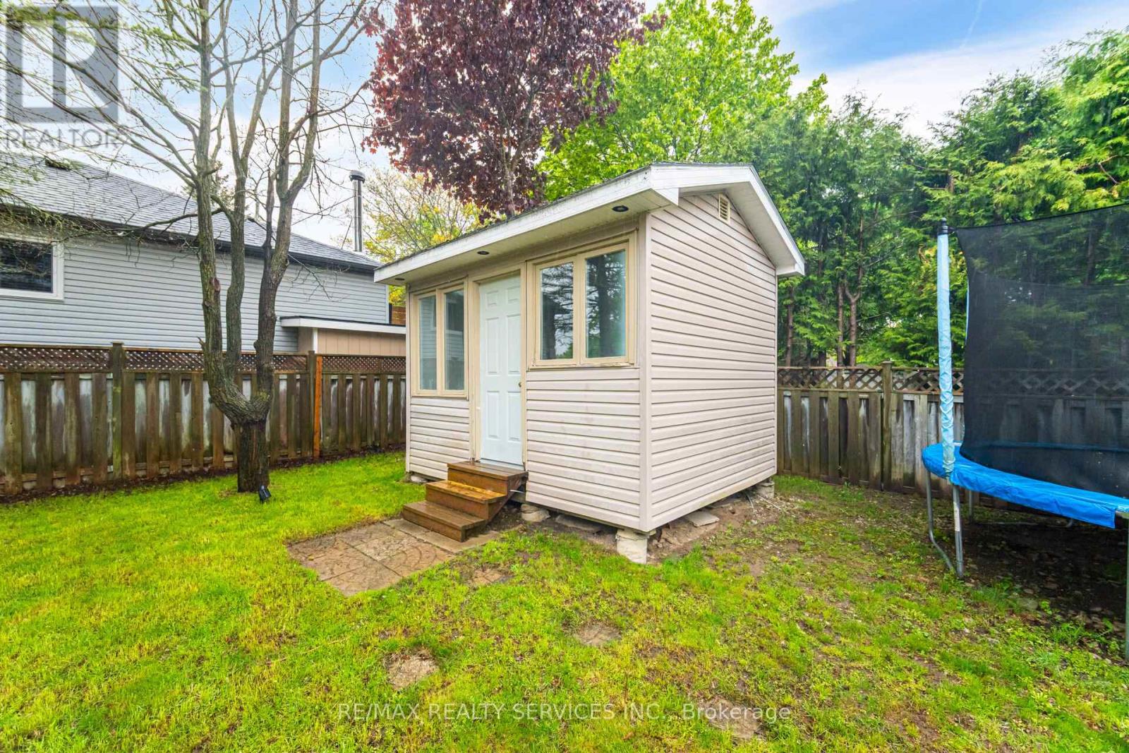 Photo 14 of 15 Berkar Street, Essa ON