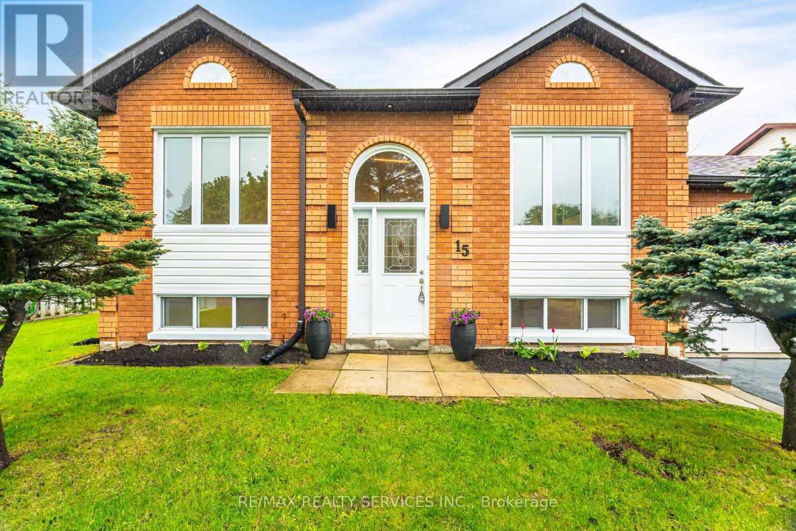 Photo 15 of 15 Berkar Street, Essa ON