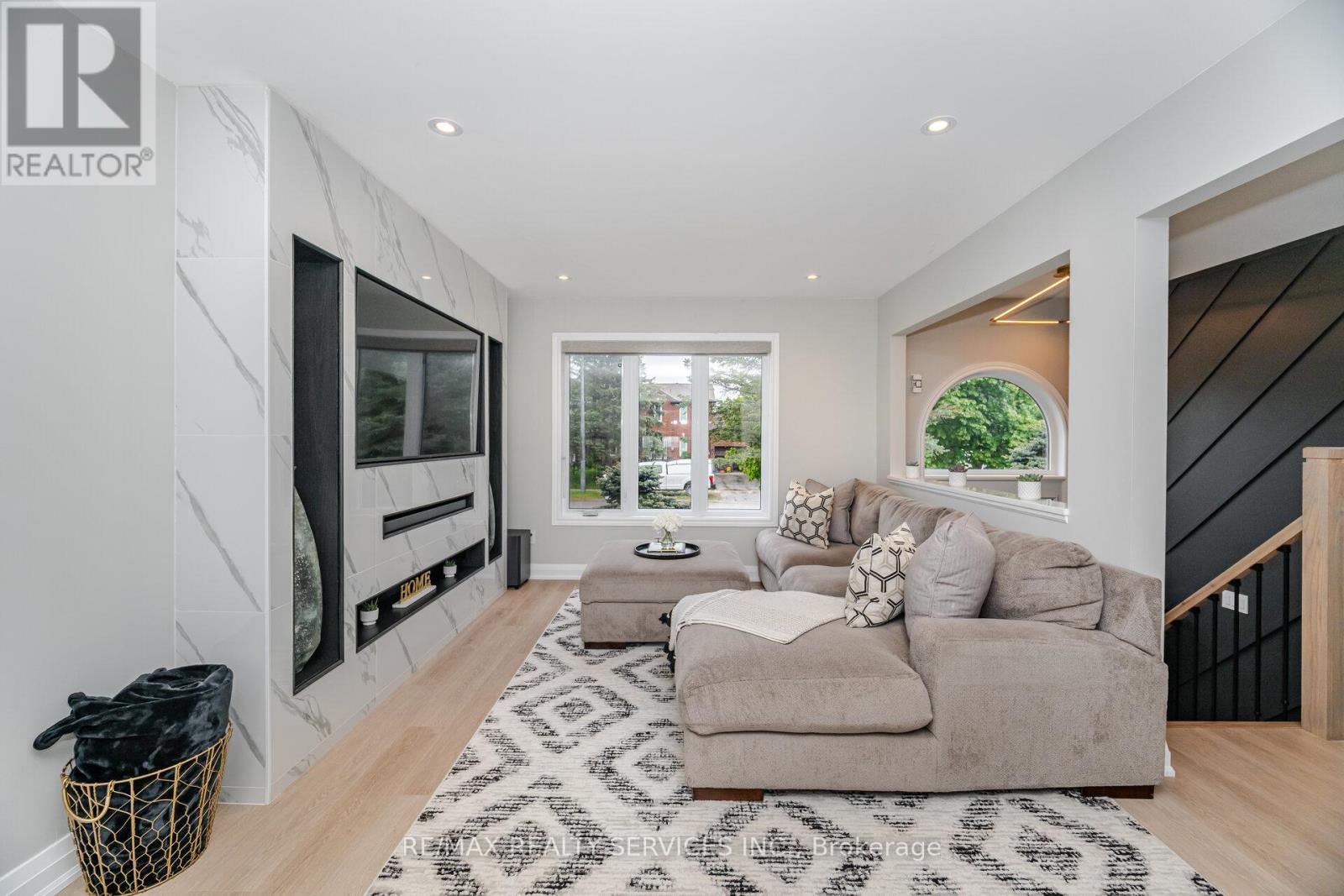 Photo 44 of 15 Berkar Street, Essa ON