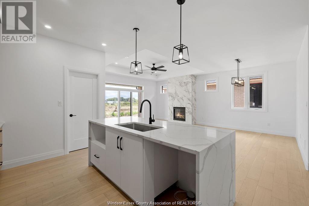 Photo 10 of 2587 Barkley, Windsor ON