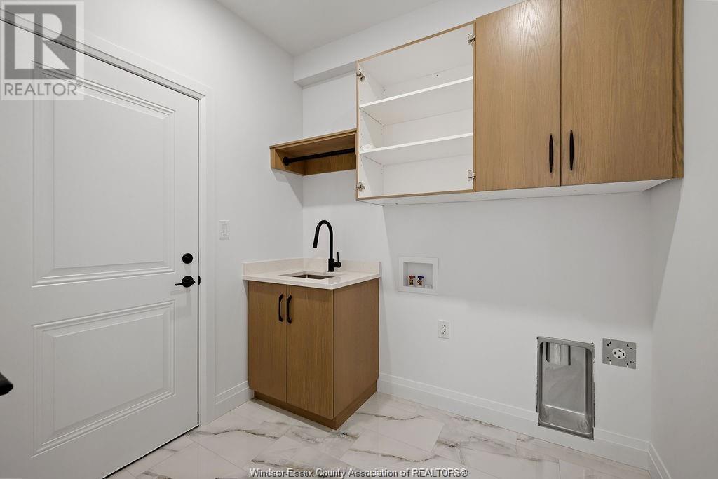 Photo 11 of 2587 Barkley, Windsor ON