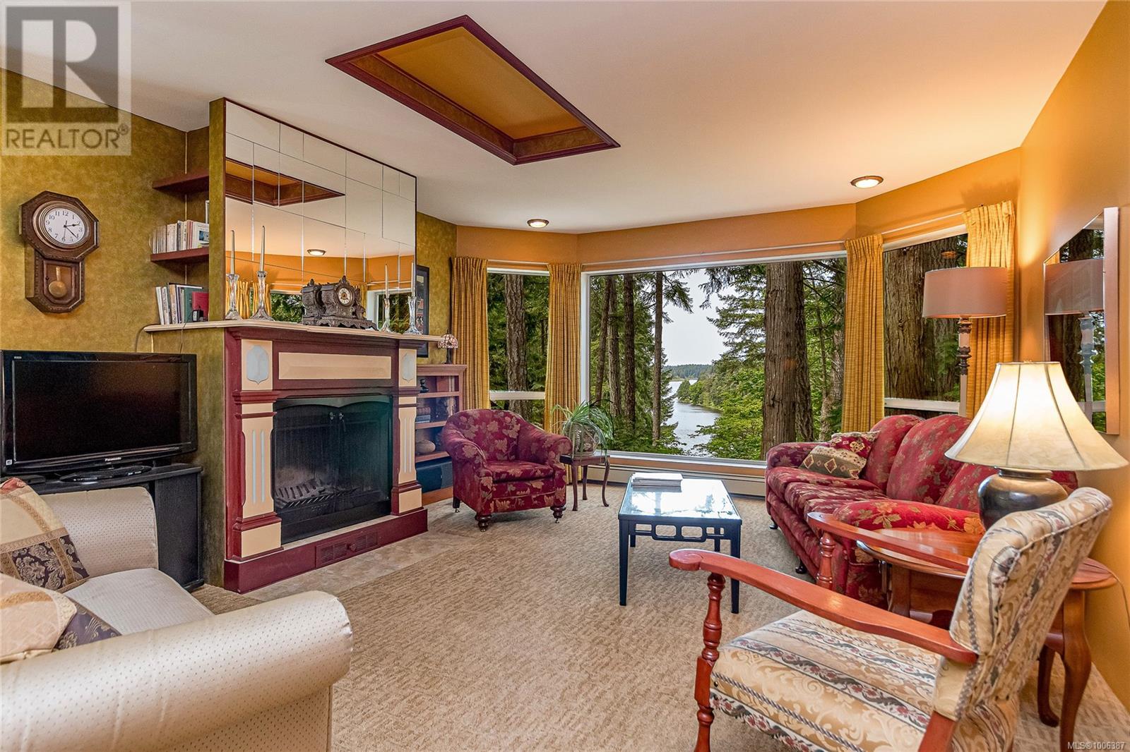 Photo 2 of 3293 Mcguire Way, Ladysmith BC