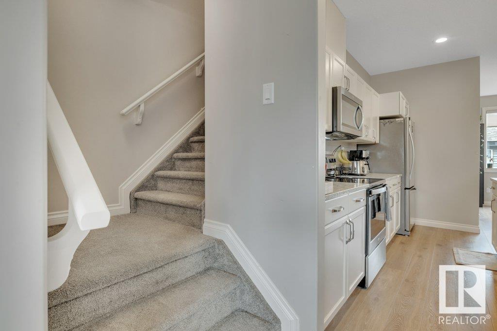 Photo 14 of 22116 85 Av Nw, Edmonton AB