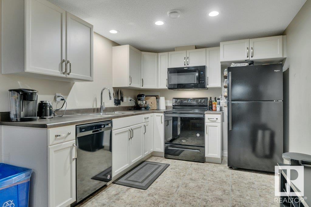 Photo 30 of 22116 85 Av Nw, Edmonton AB