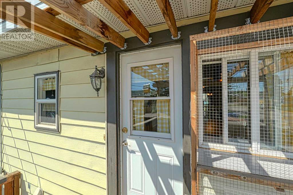 Single Family House Bi-level for Sale in    Avenue NW Bowness Calgary 