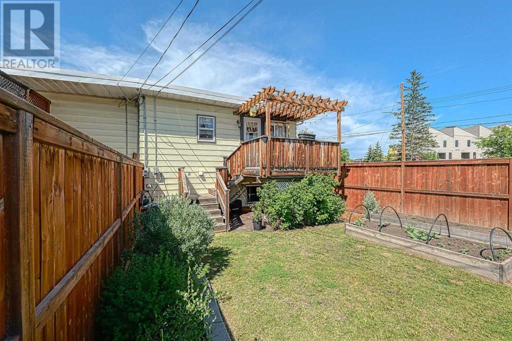 Single Family House Bi-level for Sale in    Avenue NW Bowness Calgary 