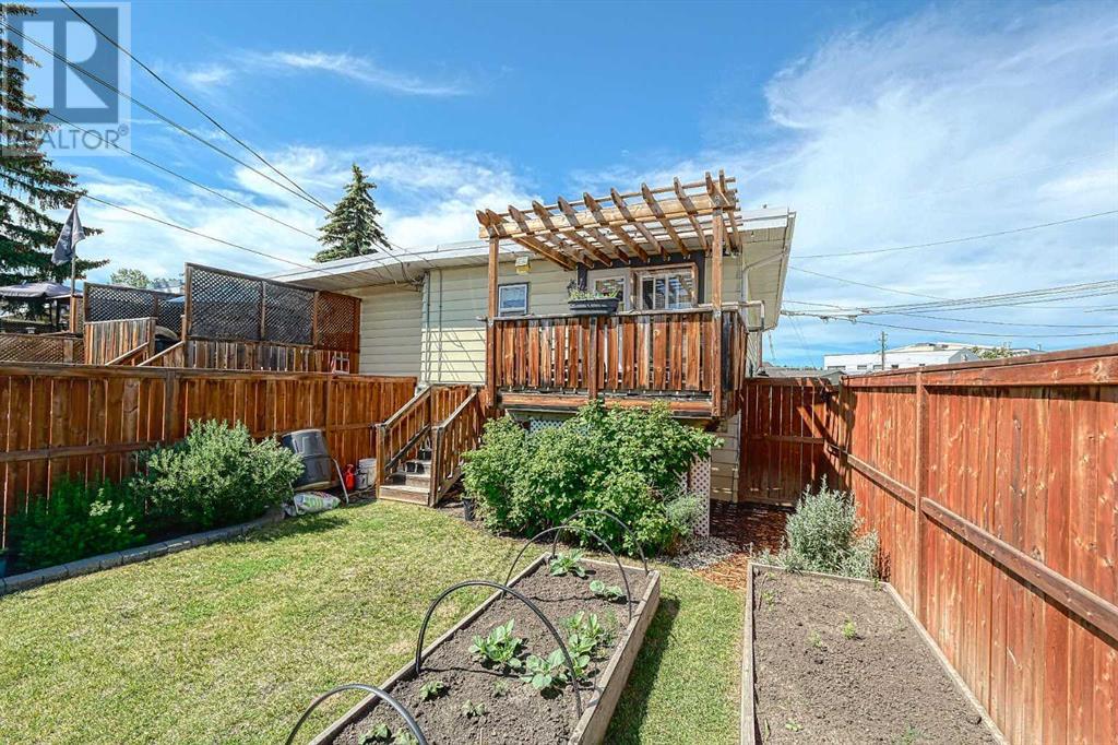 Single Family House Bi-level for Sale in    Avenue NW Bowness Calgary 