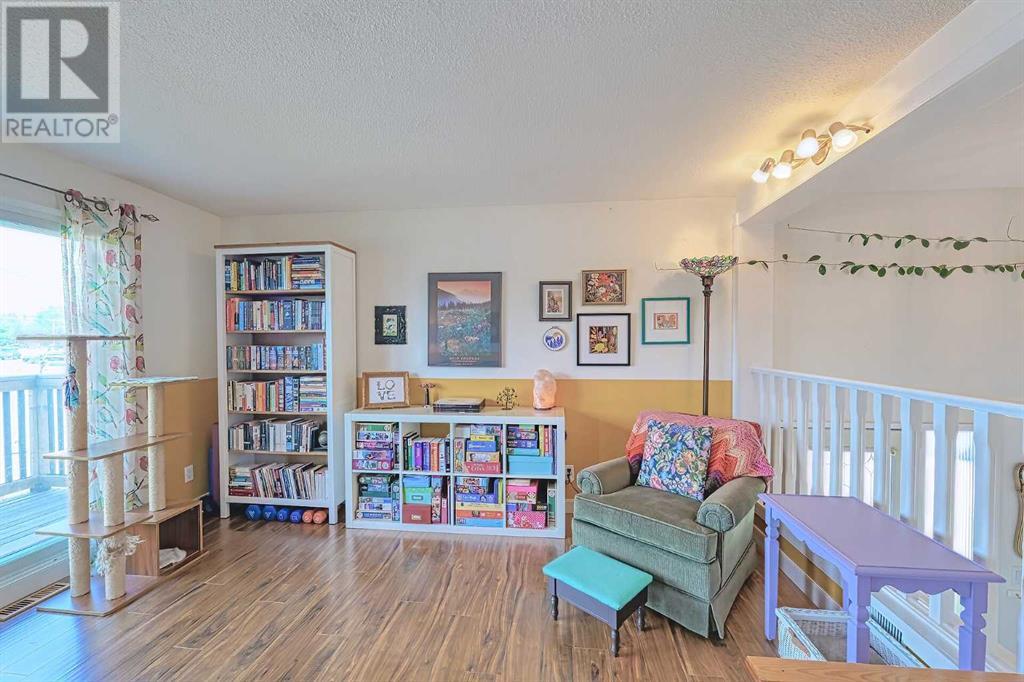 Single Family House Bi-level for Sale in    Avenue NW Bowness Calgary 