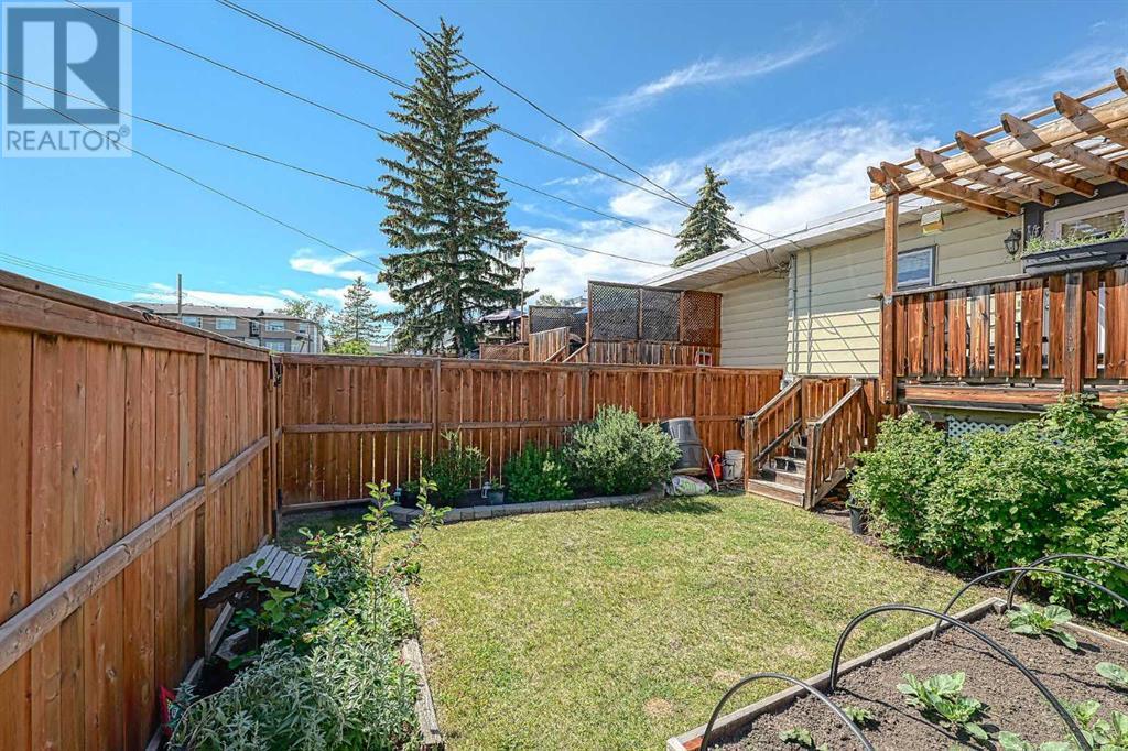 Single Family House Bi-level for Sale in    Avenue NW Bowness Calgary 