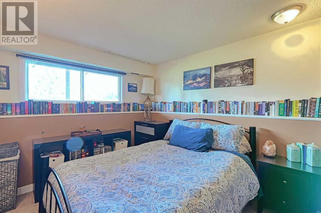 Single Family House Bi-level for Sale in    Avenue NW Bowness Calgary 