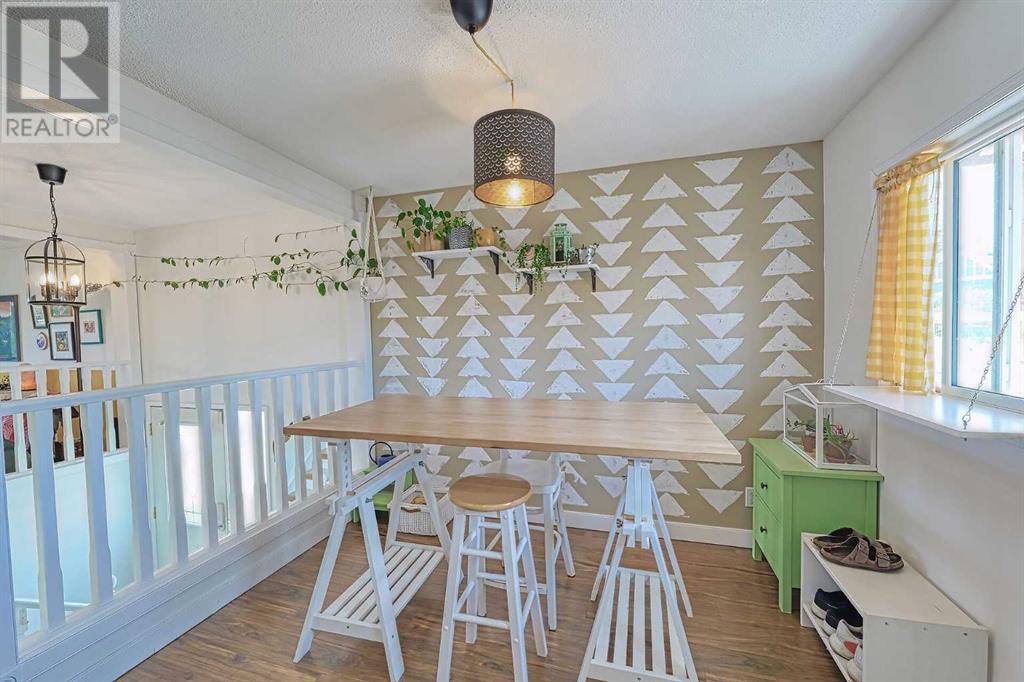 Single Family House Bi-level for Sale in    Avenue NW Bowness Calgary 