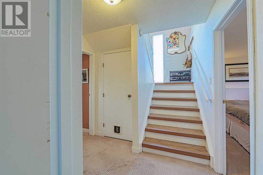 Single Family House Bi-level for Sale in    Avenue NW Bowness Calgary 