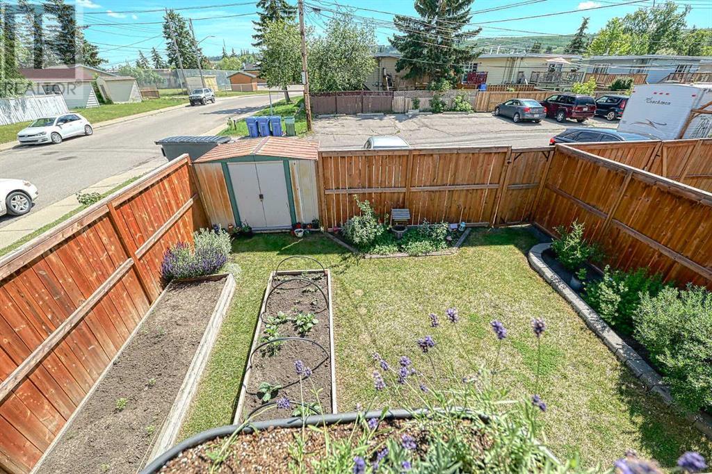 Single Family House Bi-level for Sale in    Avenue NW Bowness Calgary 