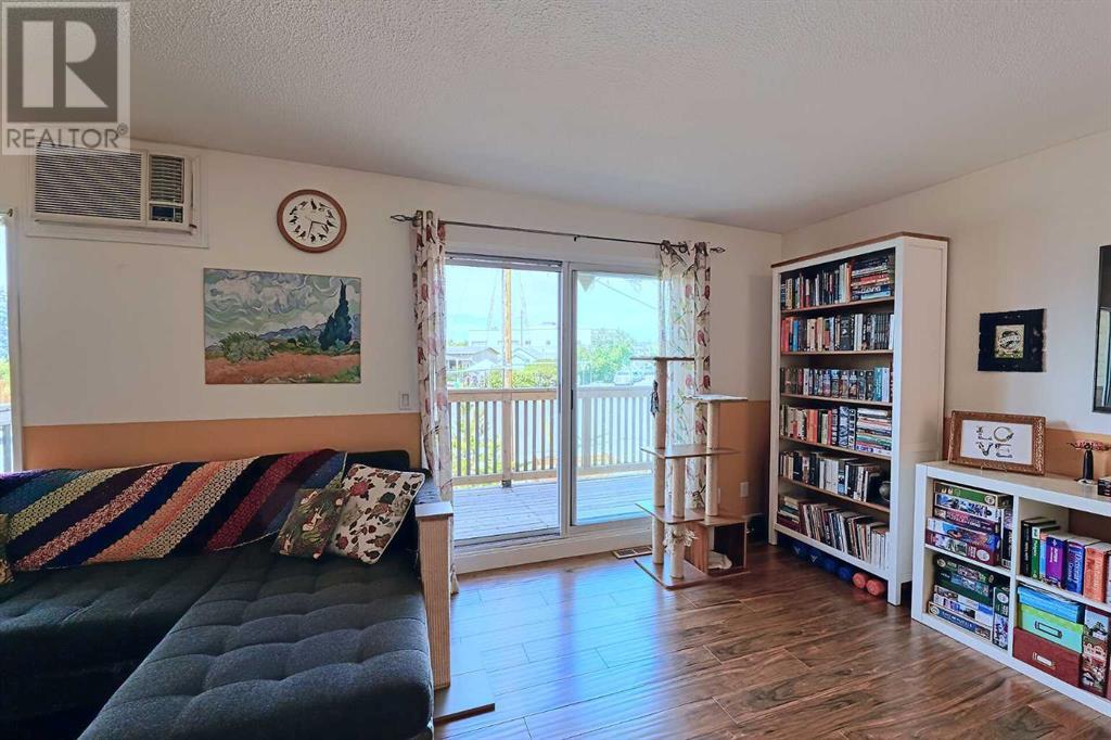 Single Family House Bi-level for Sale in    Avenue NW Bowness Calgary 
