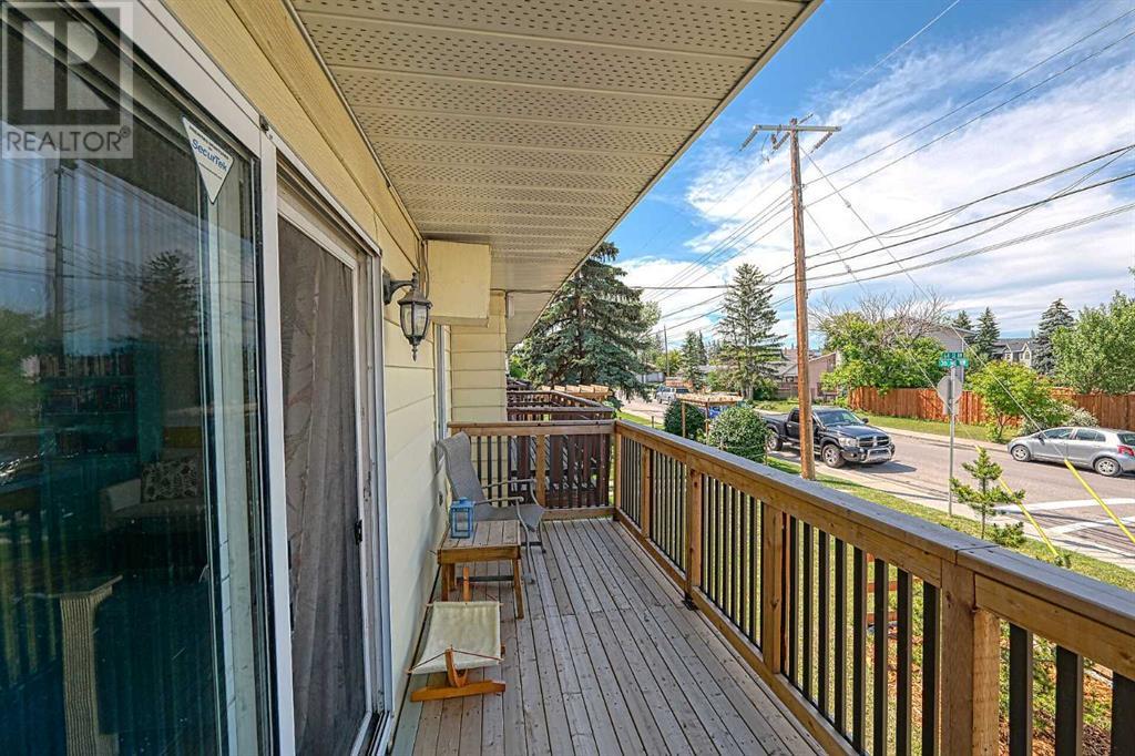 Single Family House Bi-level for Sale in    Avenue NW Bowness Calgary 