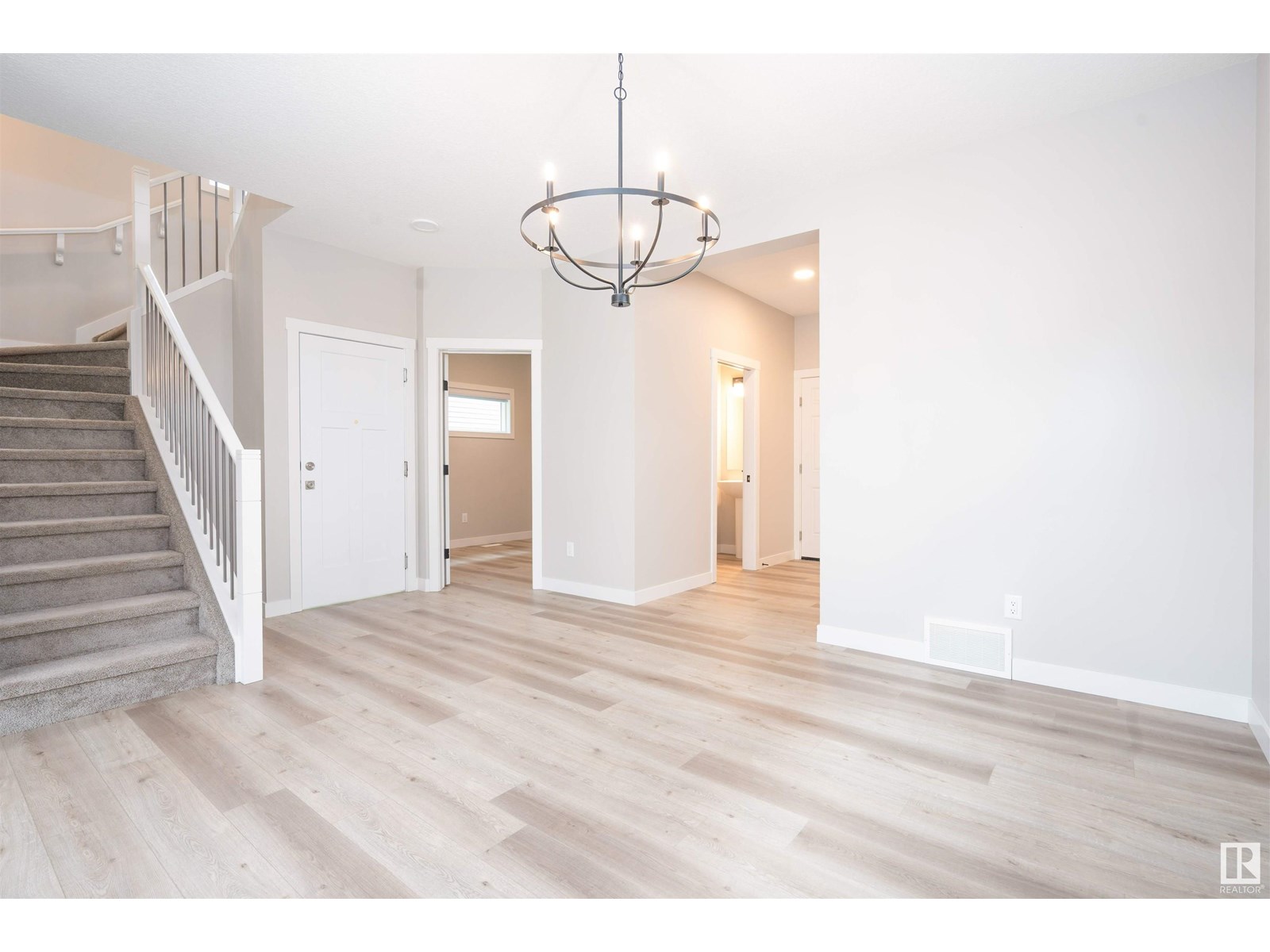 Photo 28 of 17607 48 St Nw Nw, Edmonton AB