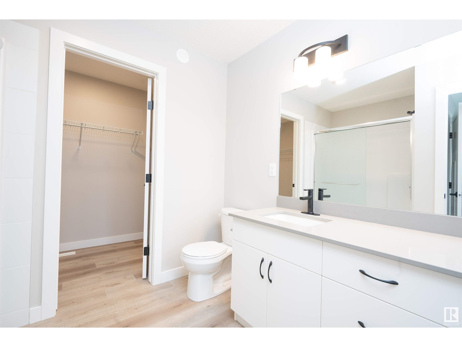Photo 38 of 17607 48 St Nw Nw, Edmonton AB