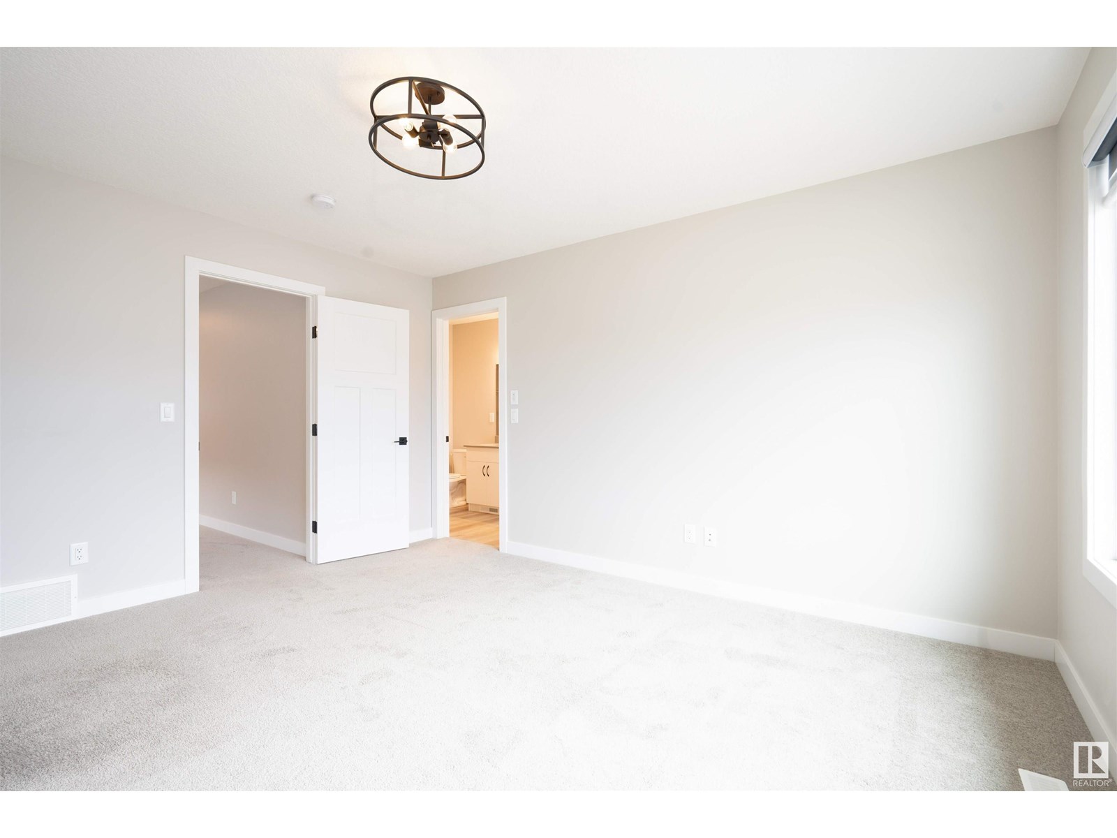 Photo 43 of 17607 48 St Nw Nw, Edmonton AB