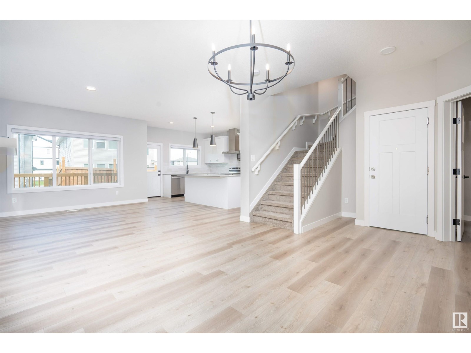 Photo 1 of 17607 48 St Nw Nw, Edmonton AB