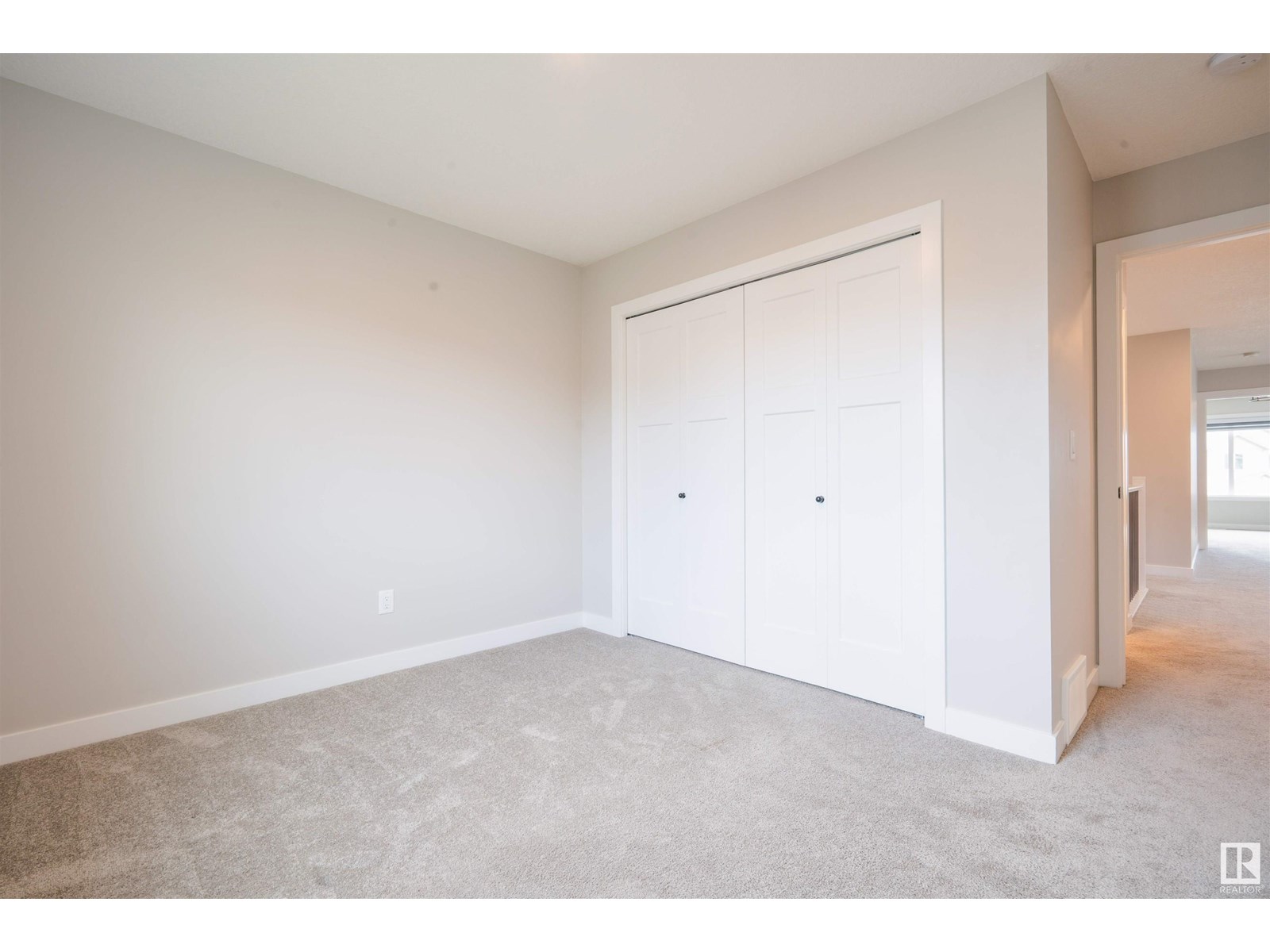 Photo 17 of 17607 48 St Nw Nw, Edmonton AB