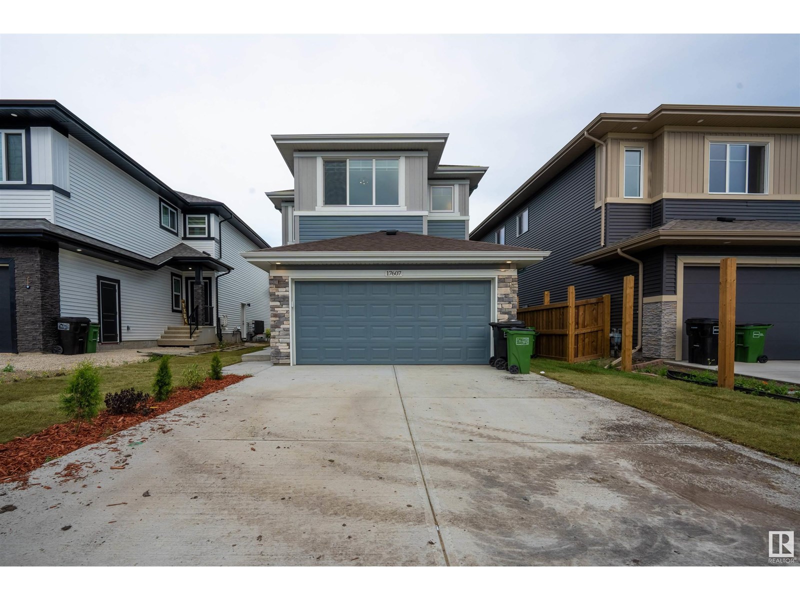Photo 30 of 17607 48 St Nw Nw, Edmonton AB