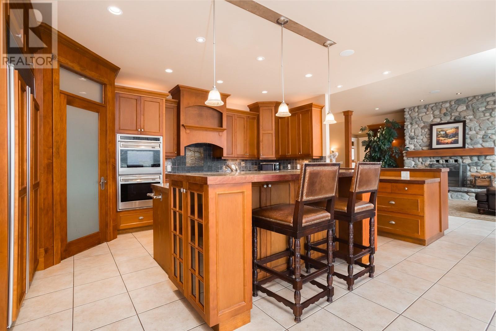 22402 Bridgeman Road, Summerland