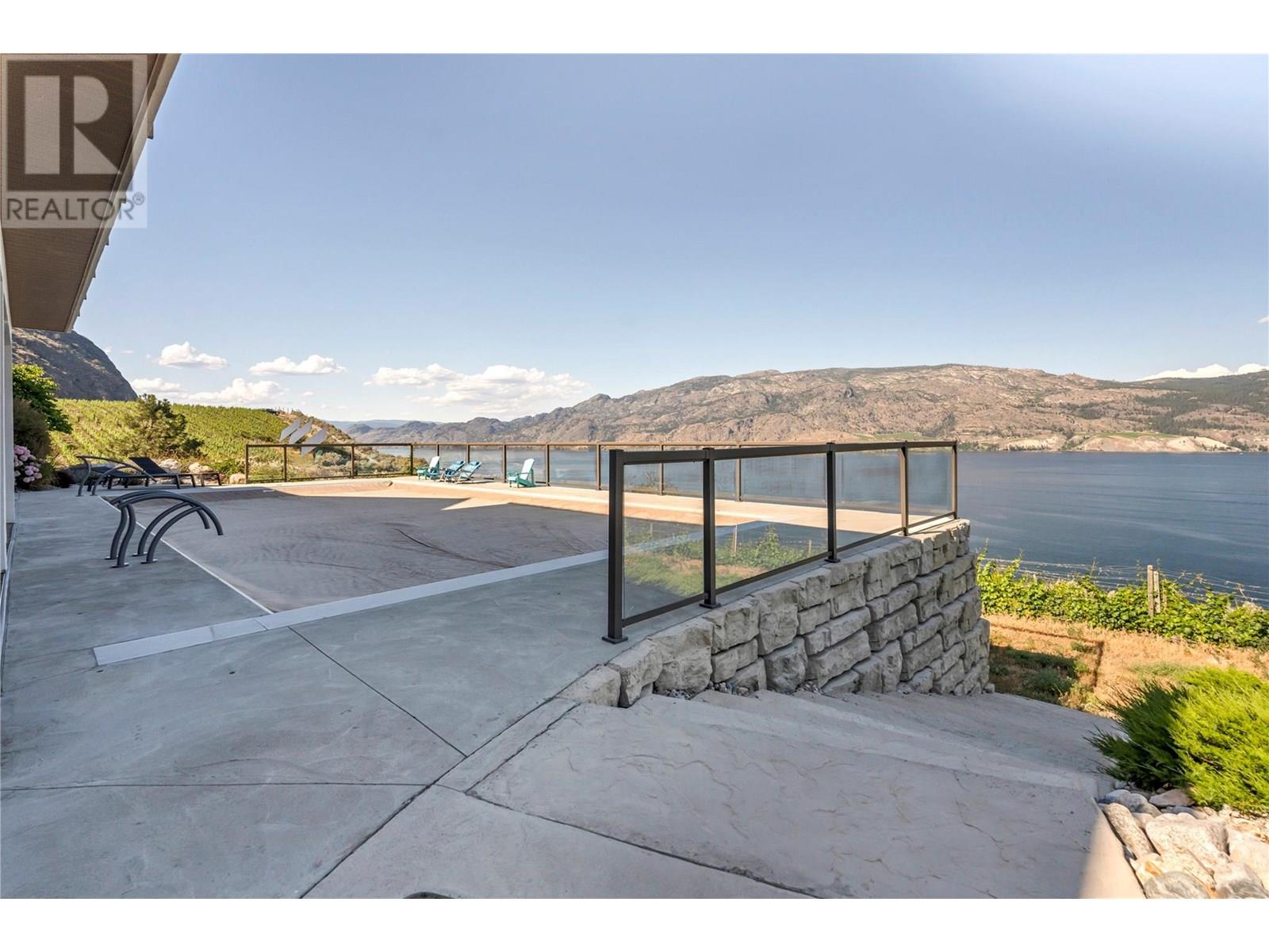 22402 Bridgeman Road, Summerland