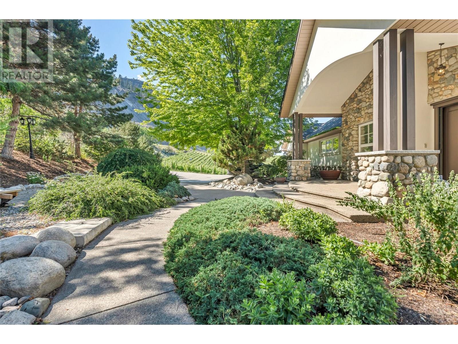 22402 Bridgeman Road, Summerland