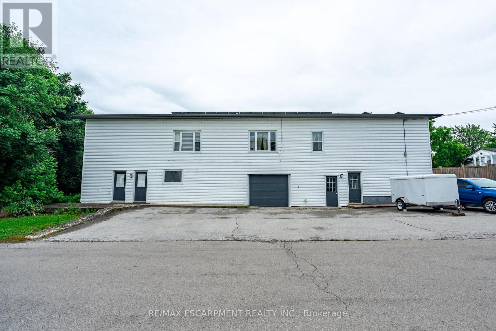 Photo 9 of 154 156 Freelton Road, Hamilton ON