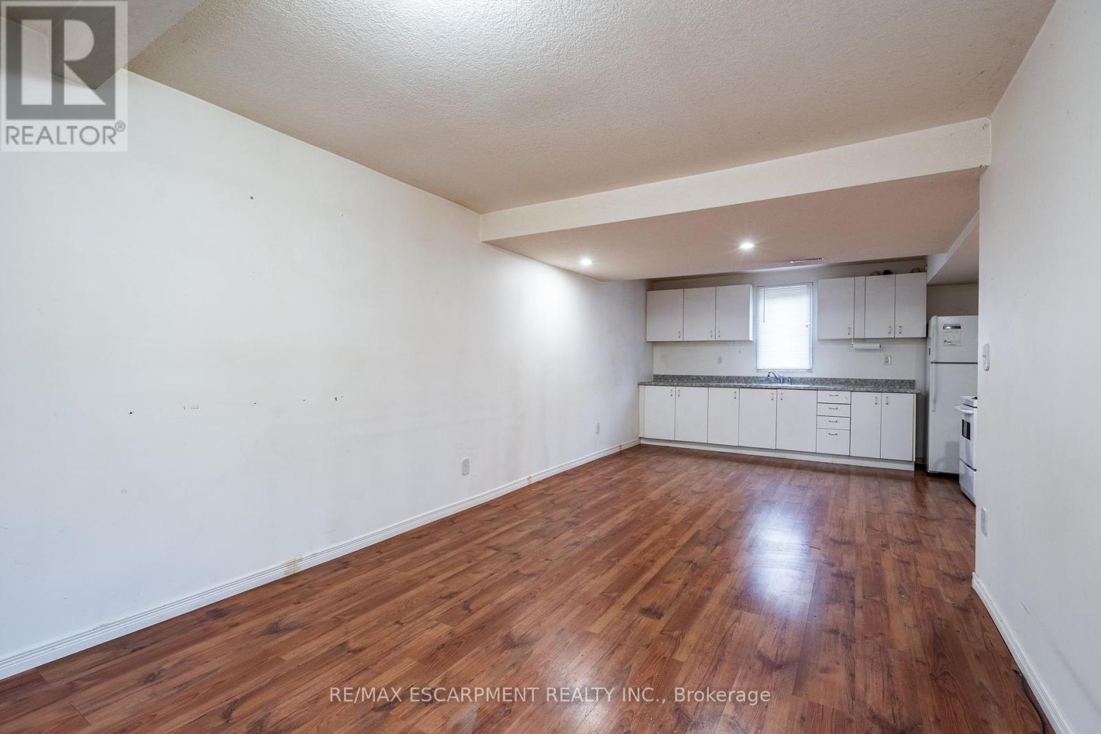 Photo 15 of 154 156 Freelton Road, Hamilton ON
